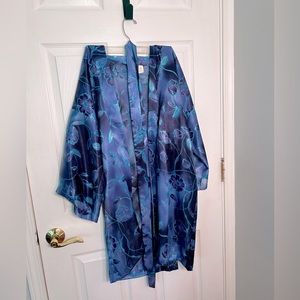 California Dynasty Silk Blue/Purple Floral Robe W/Matching Belt